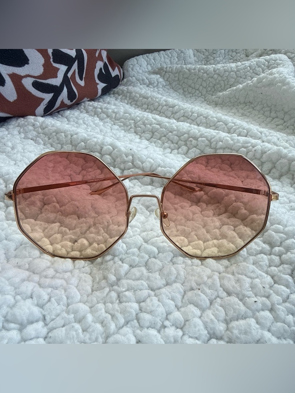 Oversized rose gold retro hexagon sunglasses with pink gradient lenses